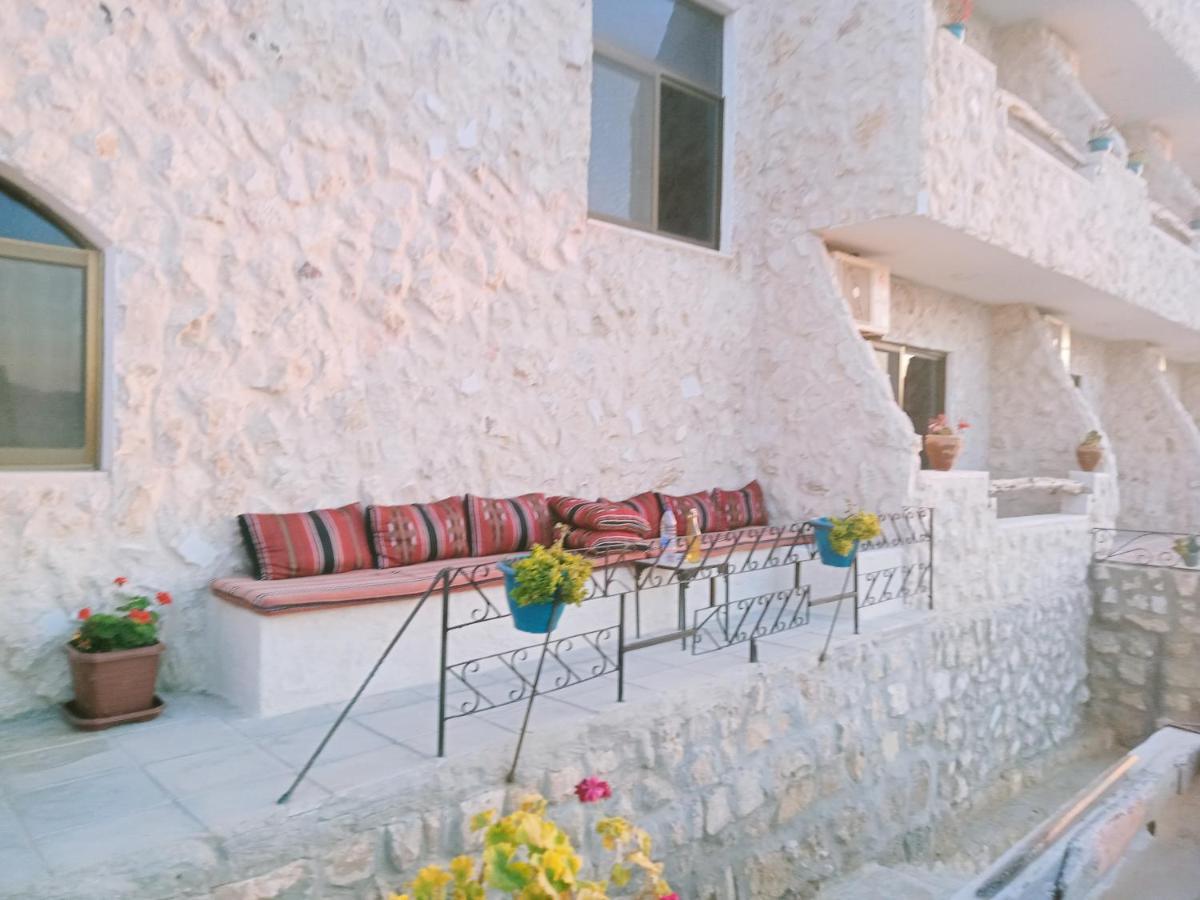 Infinity Lodge Wadi Musa Exterior photo